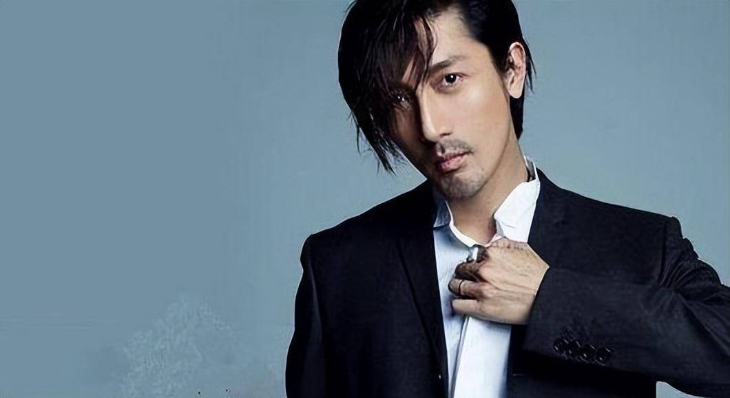 陈坤留过长发:金城武留过长发:我都觉得很不错,让我们看到了他们不一