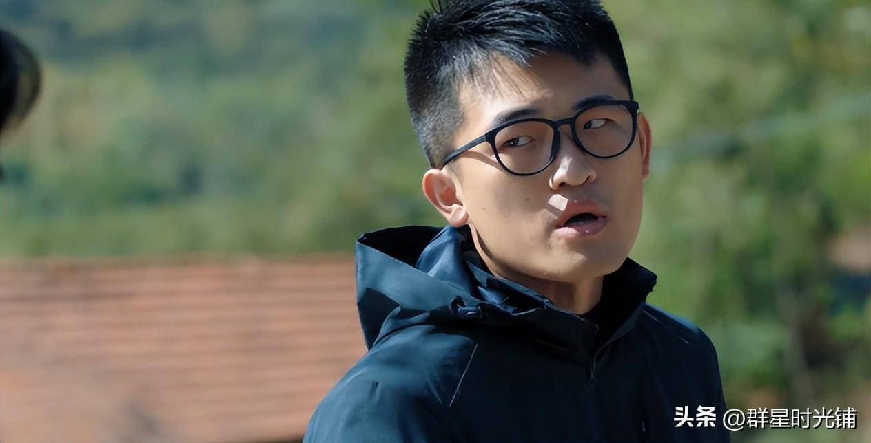 姜寒从群演到知名配角,高调演戏生活低调,如今结婚办酒宴不张扬_蒋寒