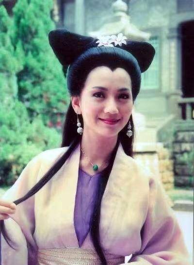 68岁的女神赵雅芝带货,全程茫然,网友评论"太不走心,很失望"