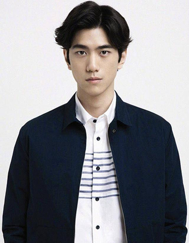 韩国颜值男星爆猛料,交往女友未婚先孕,入伍之前已经悄悄结婚_盛骏