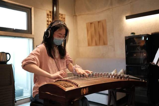 音频录制在音乐表达上,该曲围绕主题《筝锋》充分传达了传统与现代的