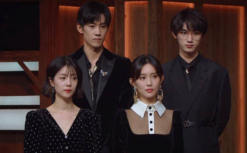 郭敬明给王楚然s卡,有谁注意李溪芮孟子义的表情?