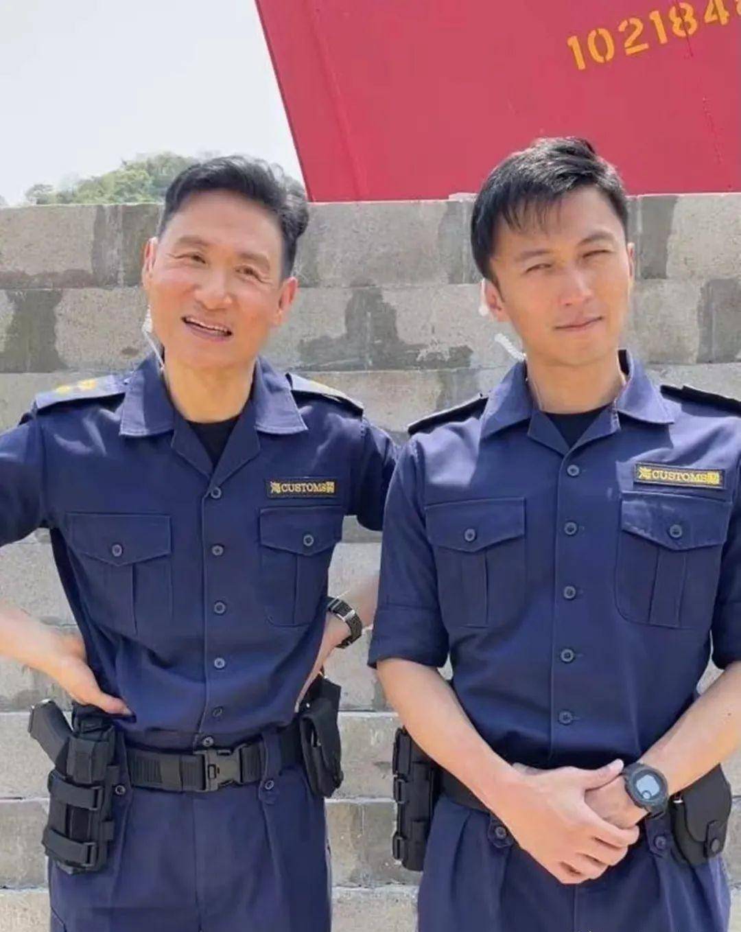 成龙梁朝伟刘德华张学友发新片,香港电影没新人了?_谢霆锋_张家辉