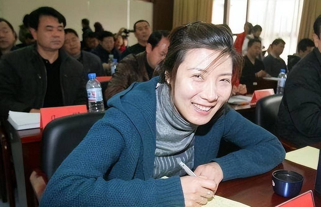 杜丽:与张付苦恋七年,奥运夺冠后,转身嫁给小4岁的庞伟_母亲_继父