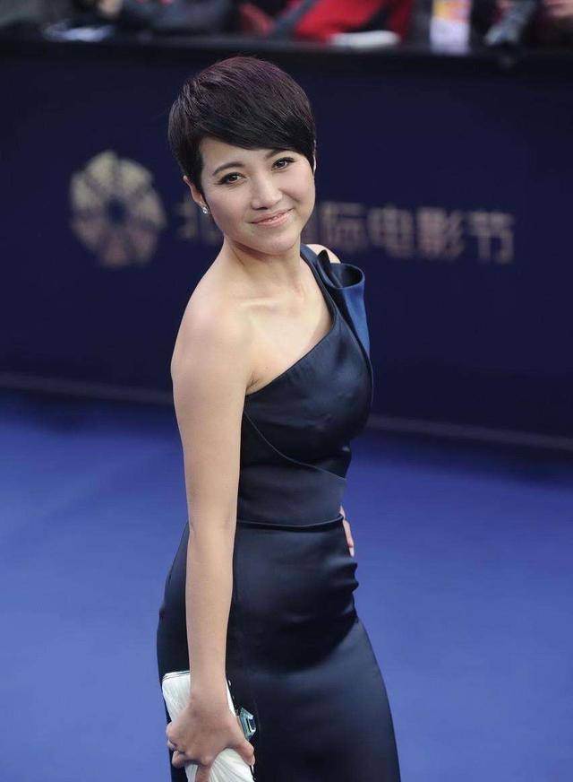 6岁习舞意外成明星,为母退圈3次获"影后",她复出至今未婚未育_颜丙燕