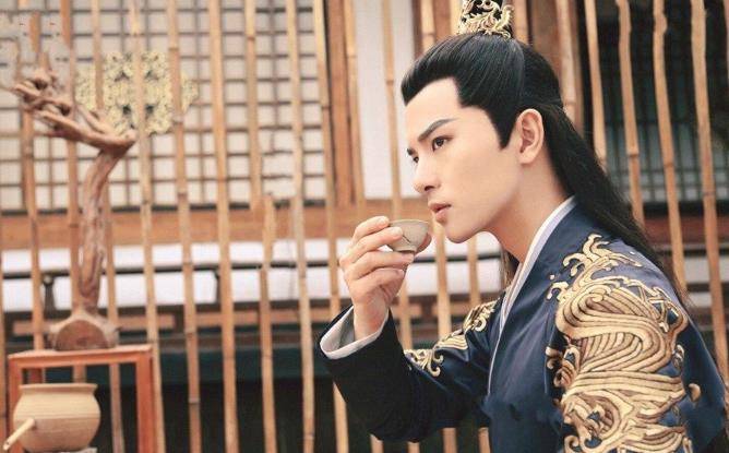 《如梦令》何泓姗搭档吴希泽,上演先婚后爱,或许是又一部甜宠剧_百里