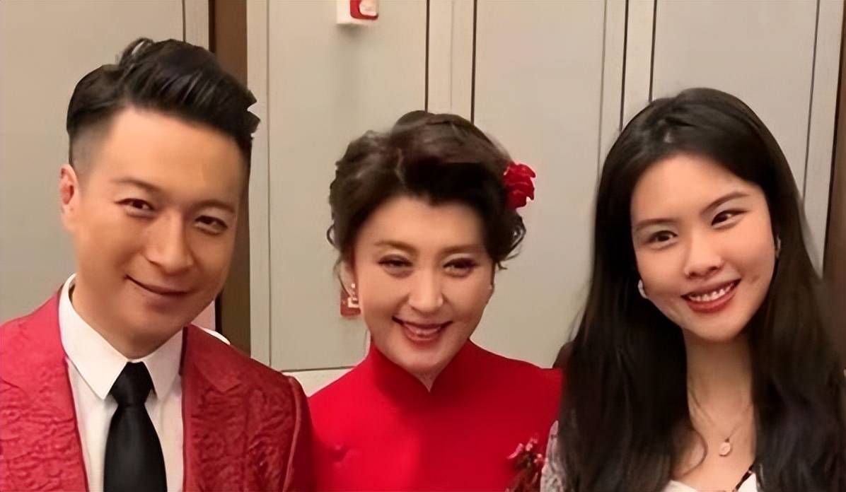 以前以闫学晶为主,这也让闫学晶又一次感受到了爱,为了马明东,闫学晶