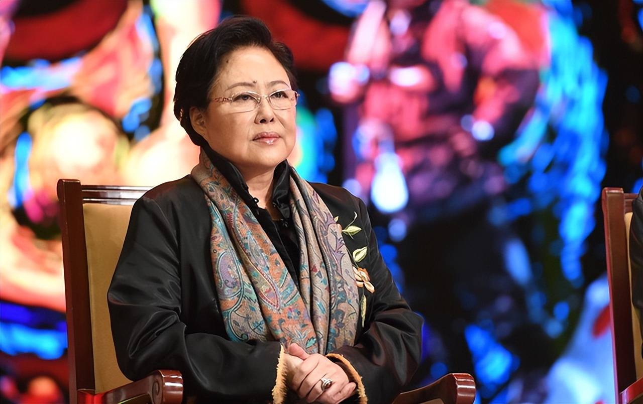 斯琴高娃的女儿孙丹:我的沧桑母亲,我的瘫痪父亲,我带泪的亲情_孙天
