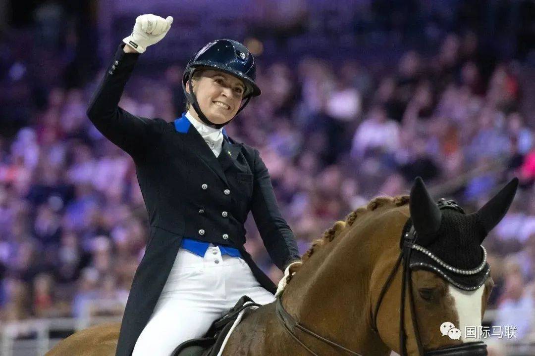 盛装舞步自由演绎世界杯总决赛:杰西卡二次捧杯_比赛_伊莎贝尔·沃斯