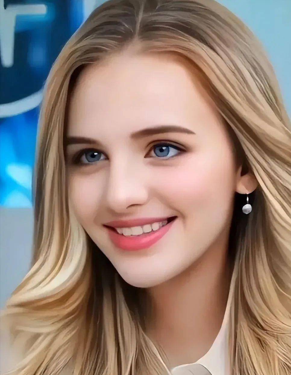 普京女儿罕见露面!穿浅色西装打扮简单却惊艳,比伊万卡更有气场