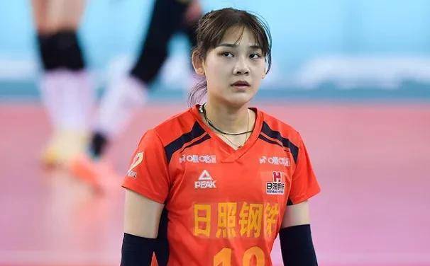 本场比赛,我们球员,孙杰表现不俗,全场26扣9中,拿到9分,14个一传零