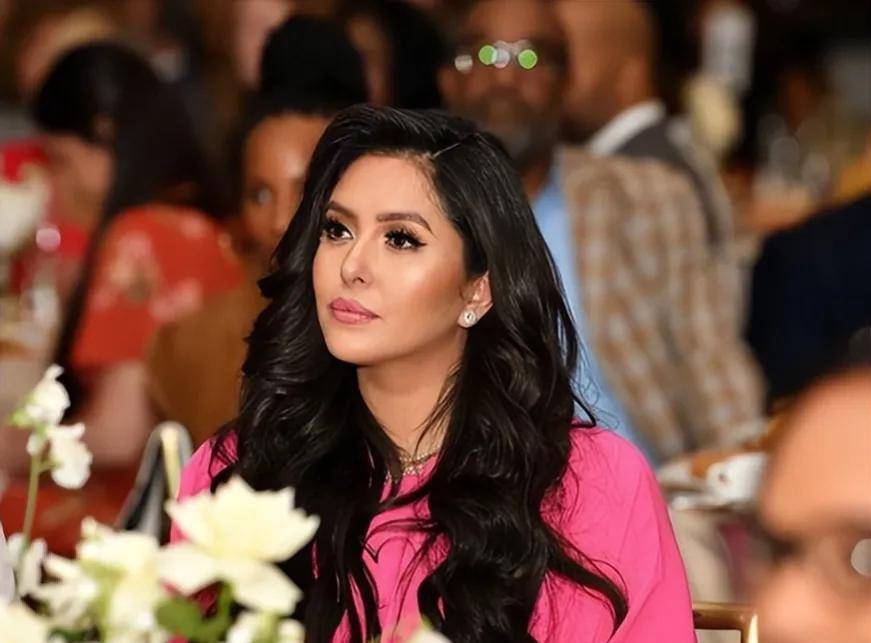 "纪念科比与承担母亲的双重角色":vanessa bryant_kobe_bianka_gianna