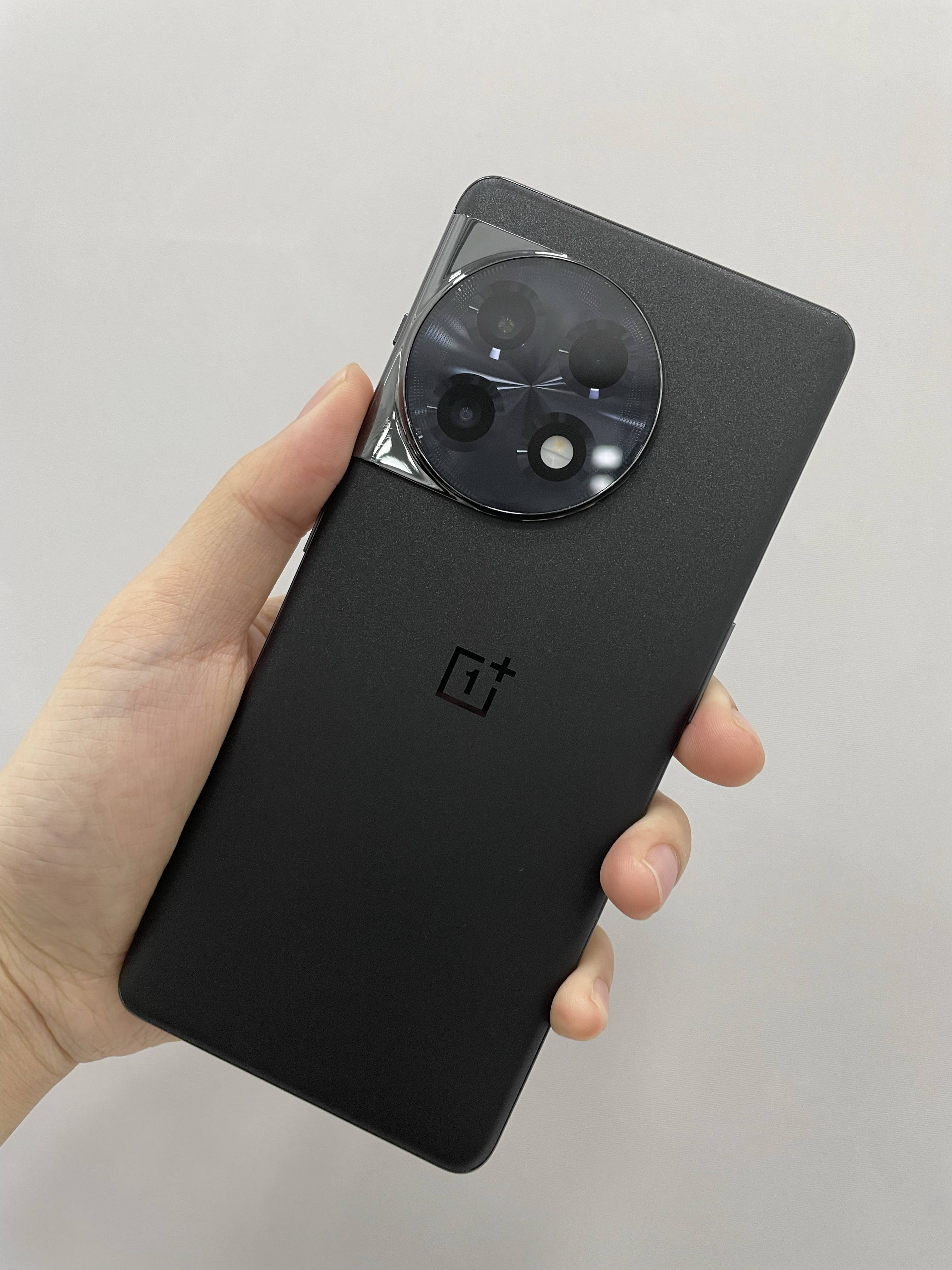 现在一加ace2原神定制礼盒要来了_入手_闪充_显示