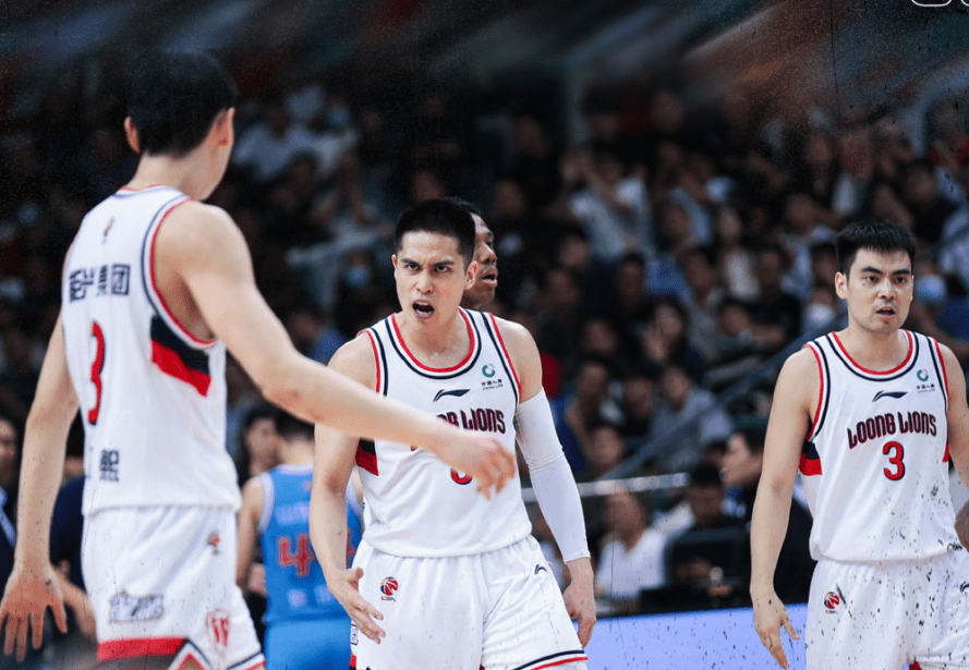 广东宏远队,深圳队和广州龙狮队三支来自广东的球队全部打进cba季后赛