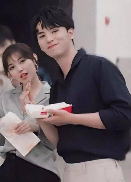 《心动的信号》陈奕辰暂停恋爱关系,宣布和张天分手_录音_发声_态度