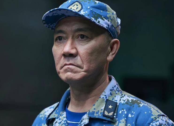 收手吧李幼斌,65岁演翻版战狼,预售票房才1.