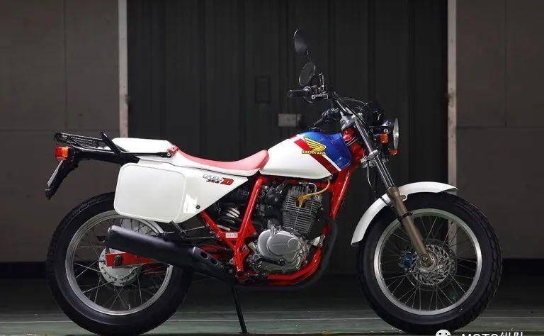 三色与本田精神ftr基于在国外广泛举行的平地赛道赛车模式.