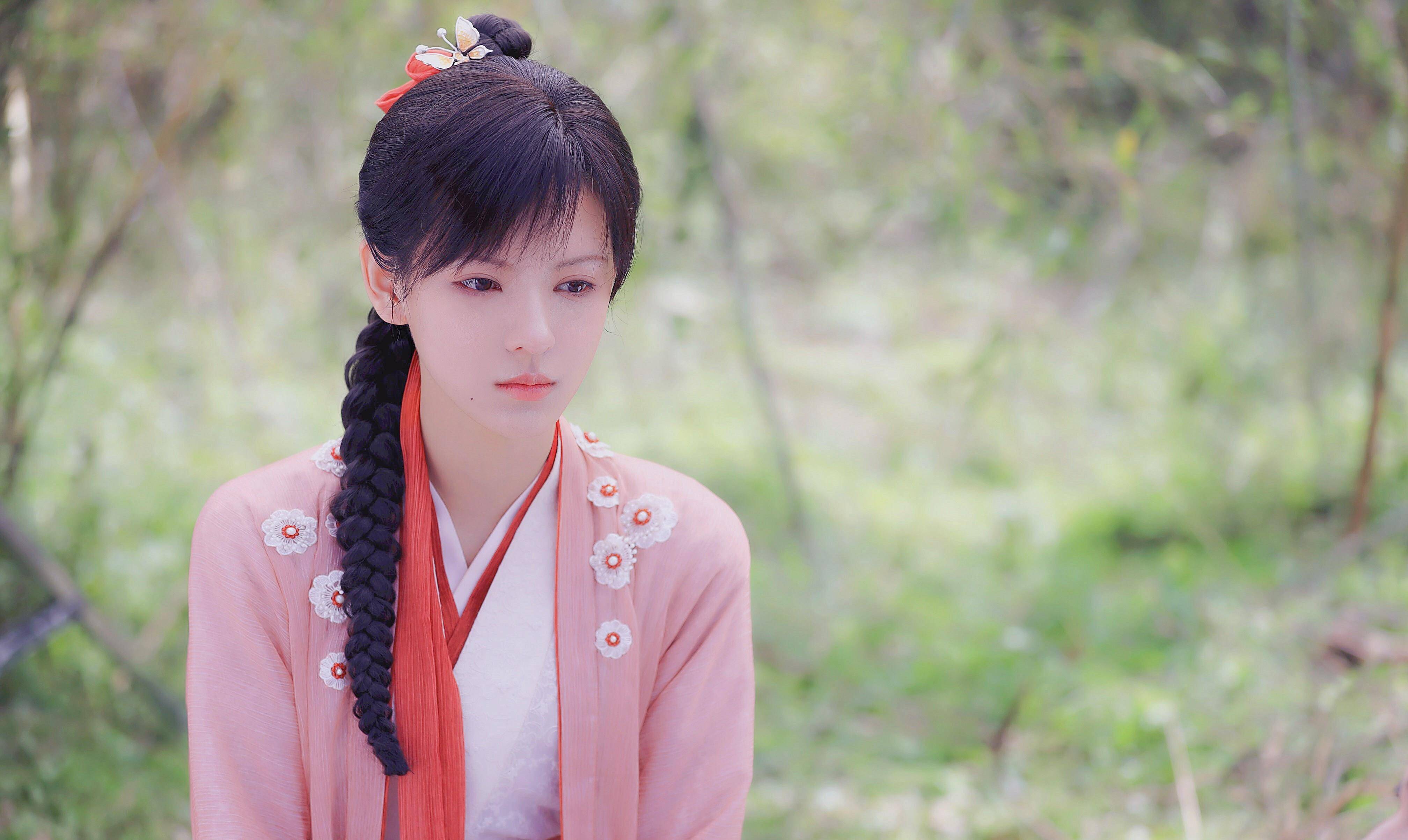 《琉璃》不只火了袁冰妍,还火了张予曦,与成毅合作新剧正在拍摄_剧中