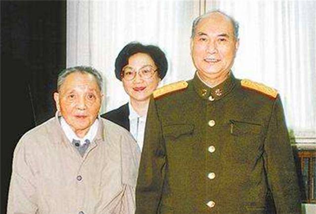 “广州军区”1990年，朱敦法接张万年当广州军区司令，邓公：当年你还是个娃娃