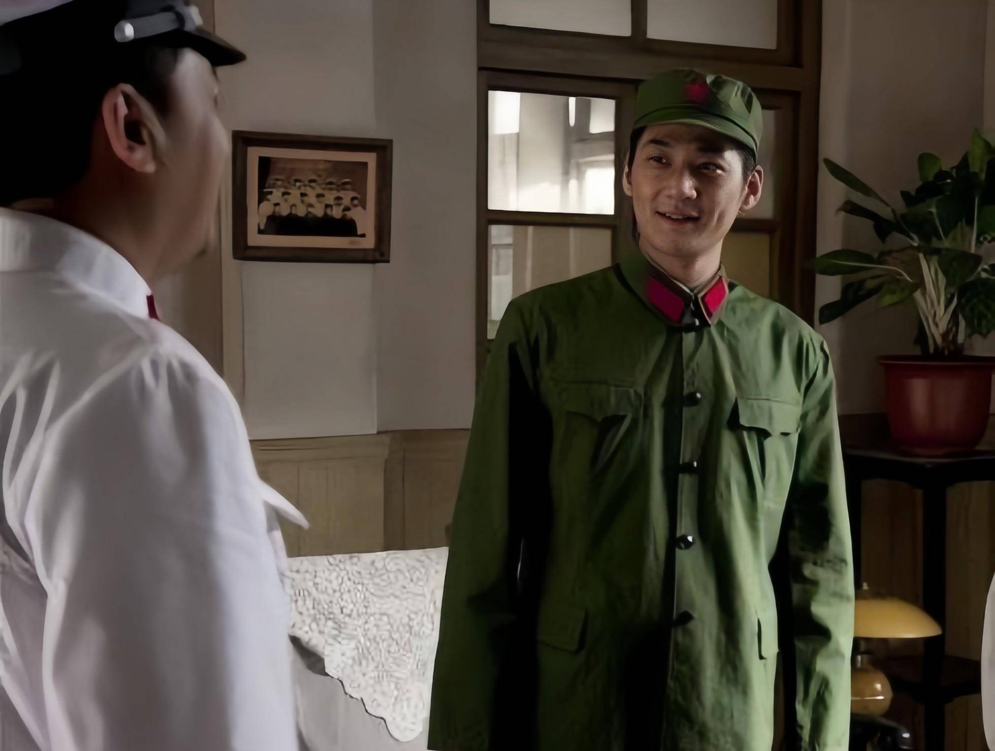 江家三子戏外:卫国模特出道已成名,小卫民长大变帅_卫东_安杰_德福