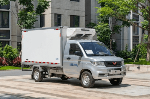 小卡冷藏車如何選?五菱榮光新卡對比北汽製造鯨卡t7_搜狐汽車_搜狐網