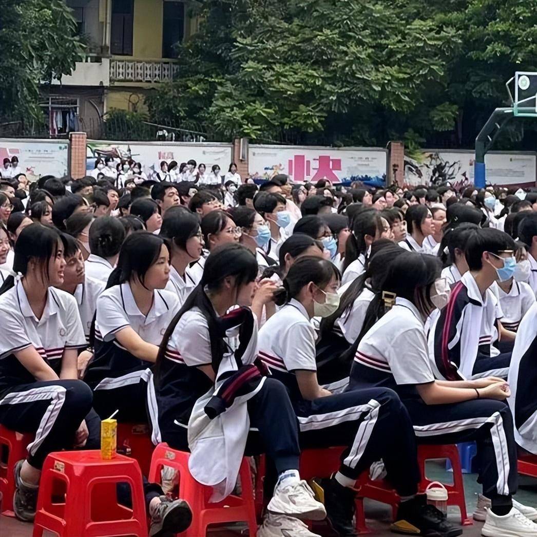 广州市贸易职业高级中学:第六届校园十大歌手比赛回顾_青春_职中_选手
