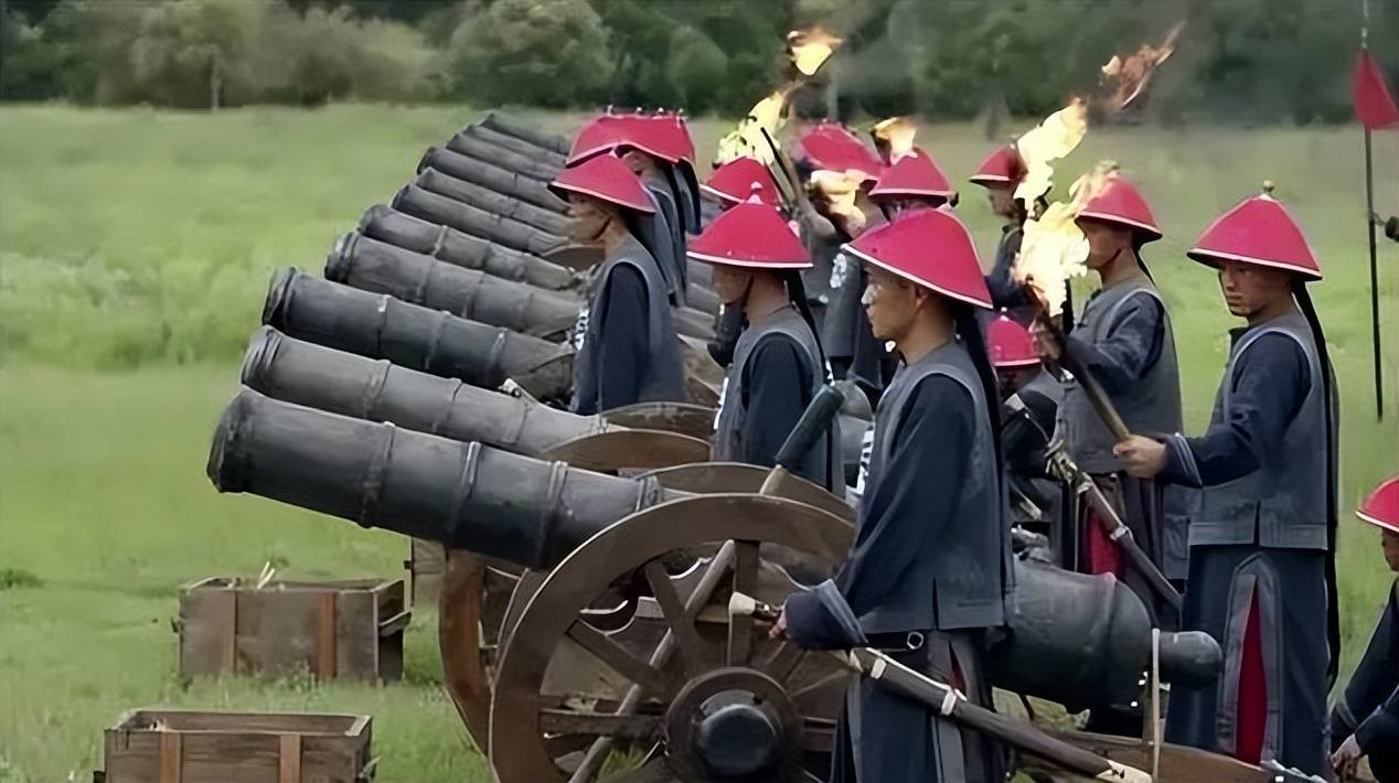 截至清朝军队入关之前,已经装备了相当数量的火器,火炮.