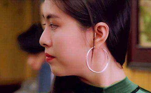 王祖贤就属于"凸嘴龅牙",并且比较严重.