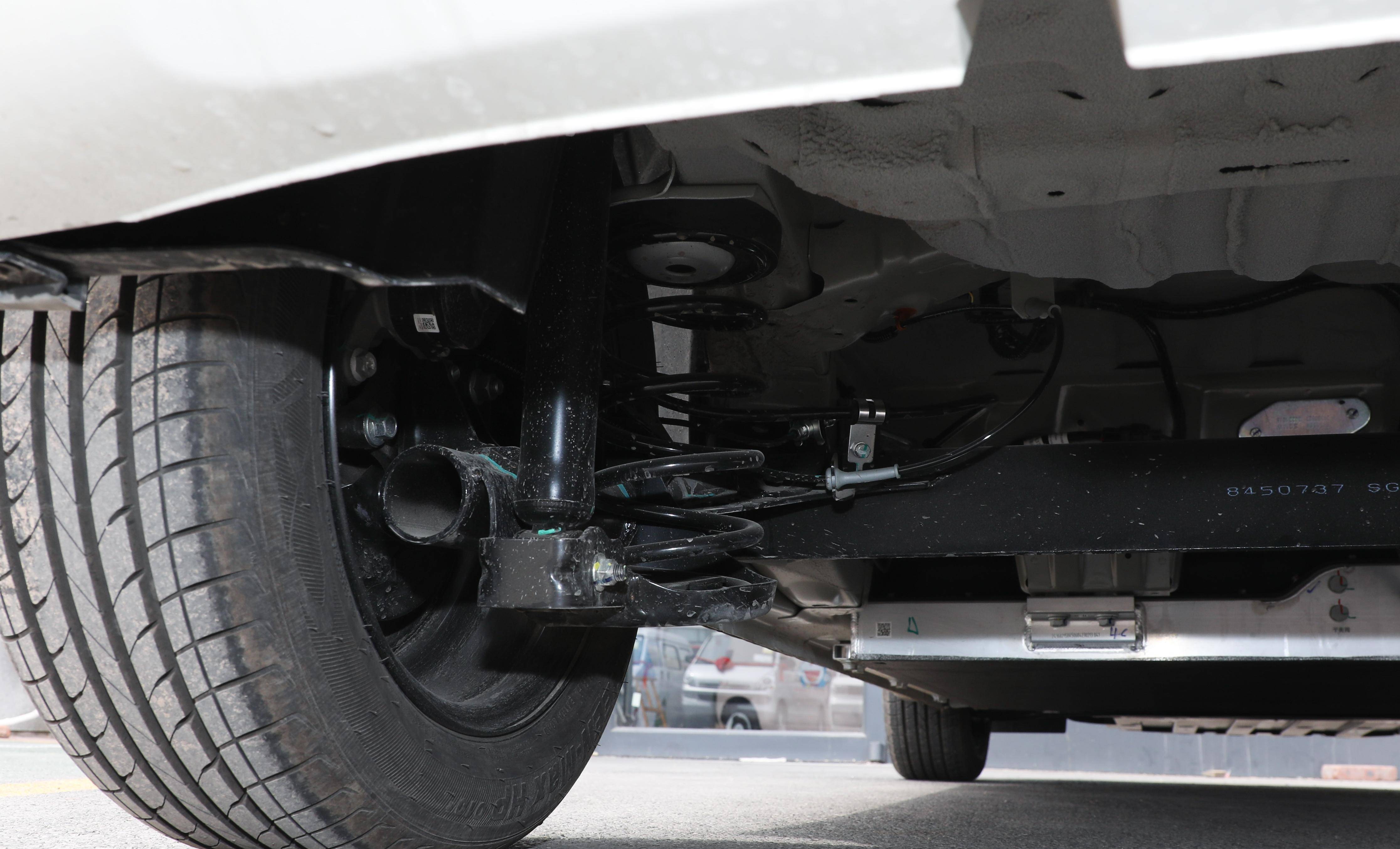 五菱缤果已到店,花瓣轮毂,配快充,续航333km,女士代步首选?