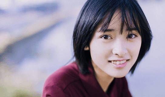 央央金晒沈月剧照,却不小心暴露了胡一天的不足,差距一眼便知_演技