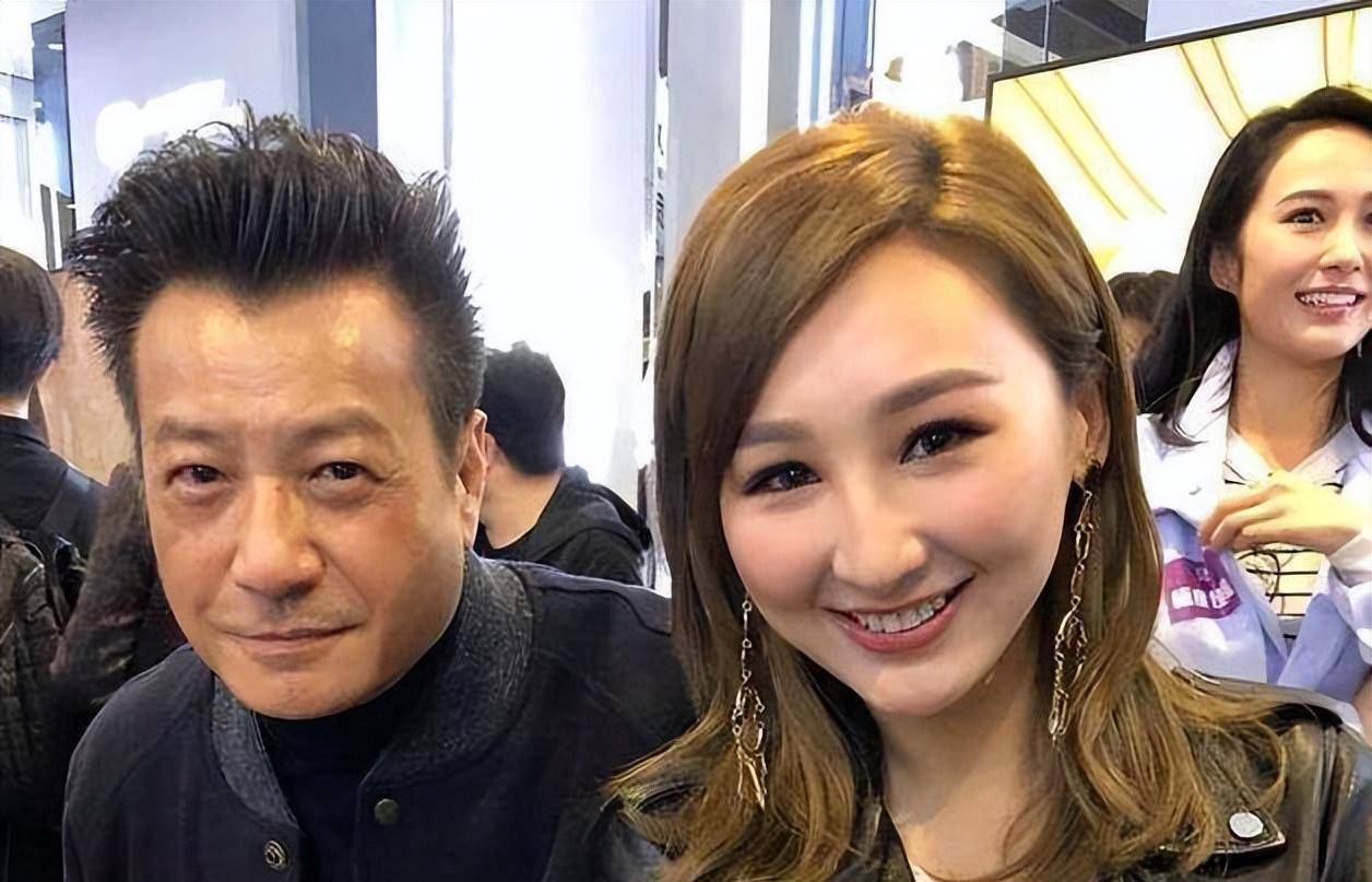 石修表示,拍戏过程中与对手朝夕以对,比家人相处时