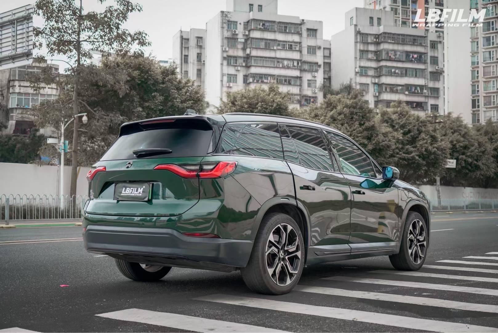 蔚来es8-lb改色膜原厂漆墨绿,神秘绿拒绝平庸!_搜狐汽车_搜狐网
