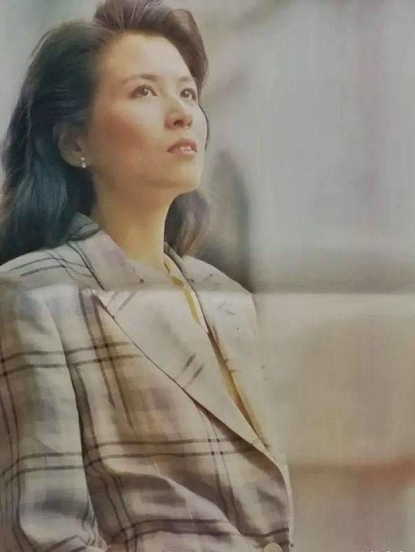 生活上,缪骞人远离了娱乐圈的浮华社交,经常煲好一锅靓汤,到片场探