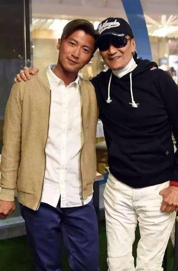 谢霆锋父亲谢贤为什么一直钟爱戴墨镜呢?让人不解_年纪_时候_时代