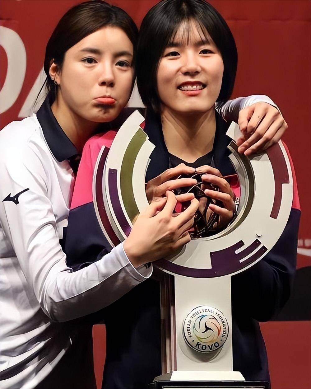 是人见人爱的排球女神,背地里不忠,把男子折磨抑郁_人们_身高_先生