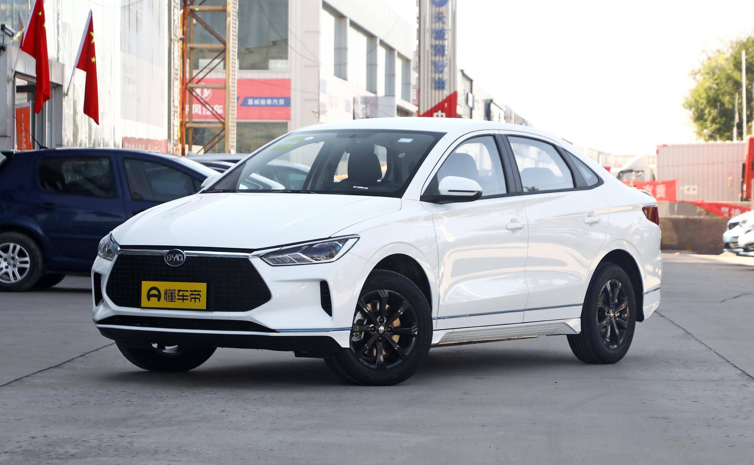 随大流选新能源汽车?来看这款比亚迪e3,售15.48万,性价比高!