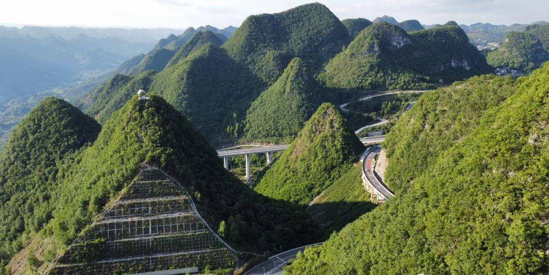 貴州平塘特大橋最佳觀景點-天空之橋服務區_旅遊_橋樑_遊客