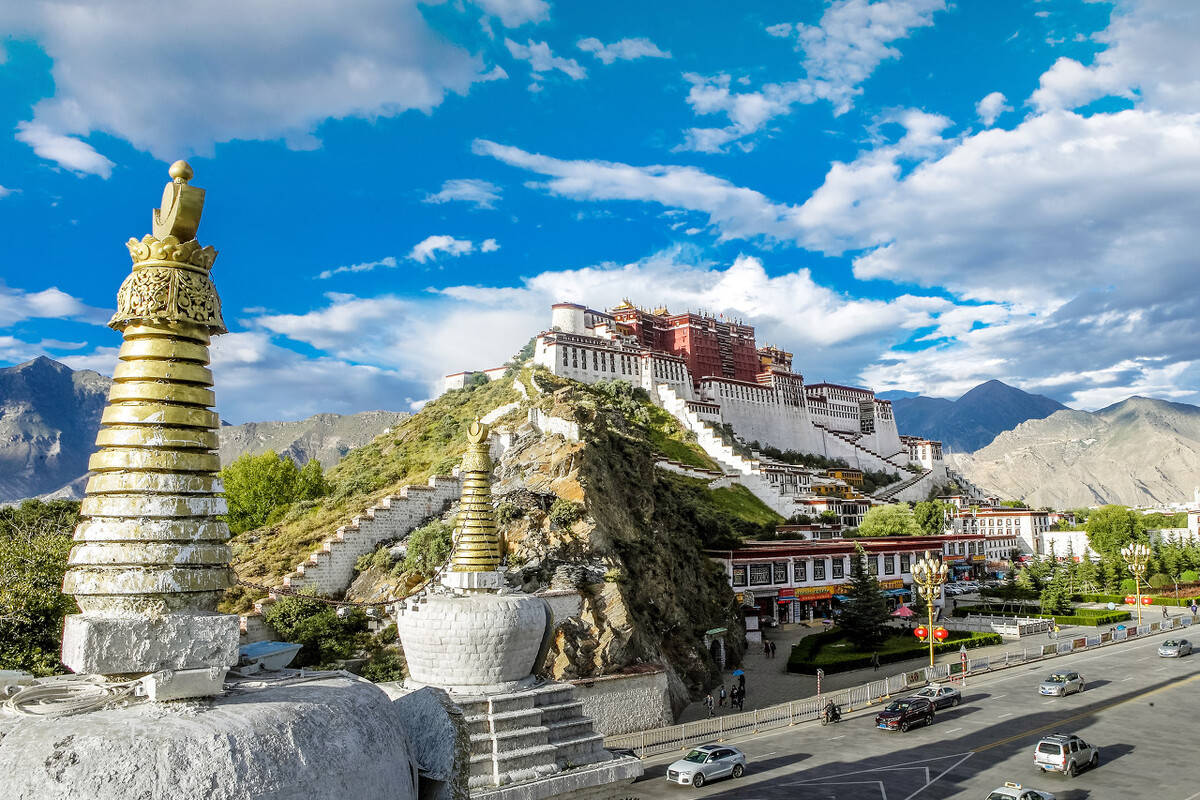 拉萨旅游攻略：追寻心灵的风景，走进神秘的藏传佛教世界！