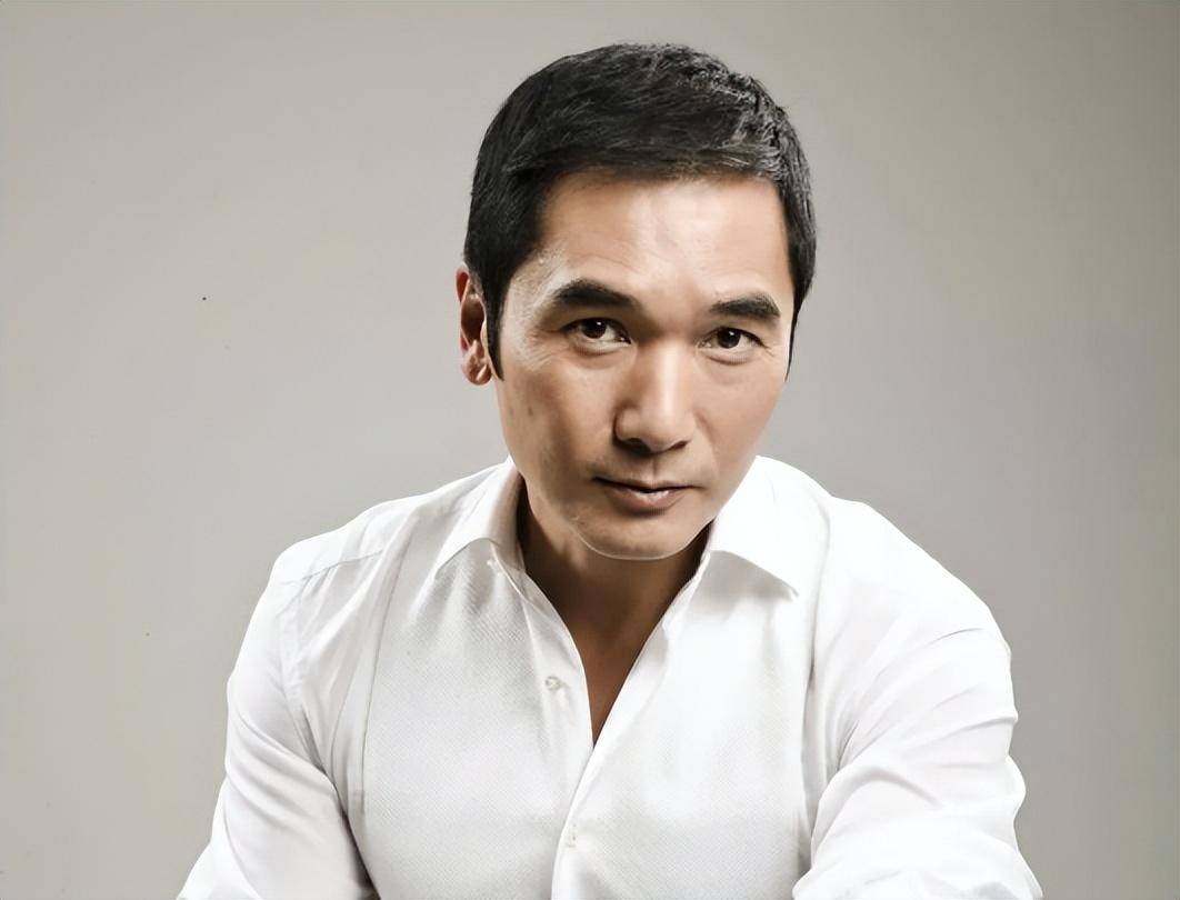 方中信60岁生日近照曝光一张帅气一张苍老网友忧心:感觉状态不好_男星