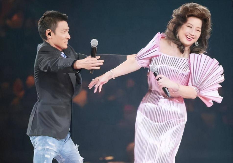 徐小凤:唯一打败周杰伦的女人,周润发刘德华跪拜,电视为她破例_谭咏麟