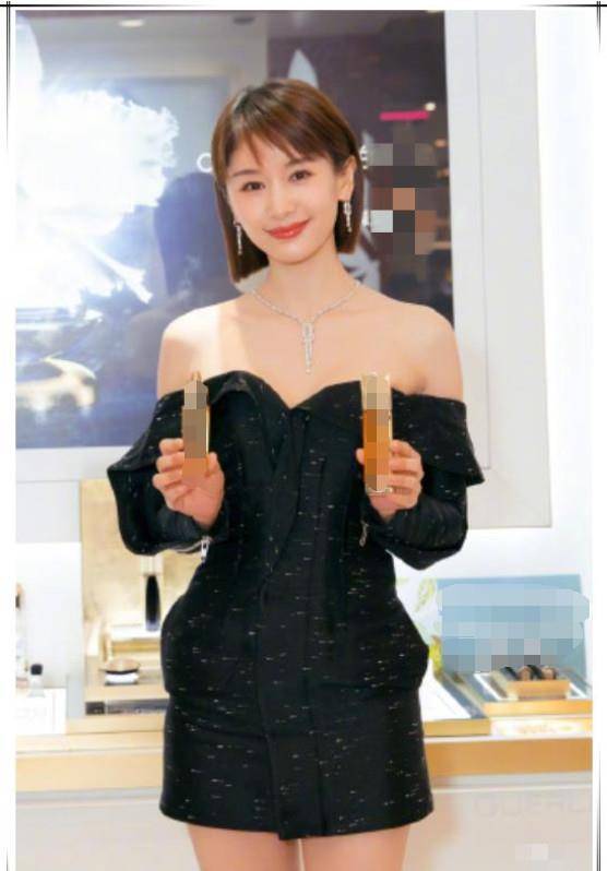 当162王子文撞上166李沁,终于知道仙气和灵气的差距有多大_黑色_显得