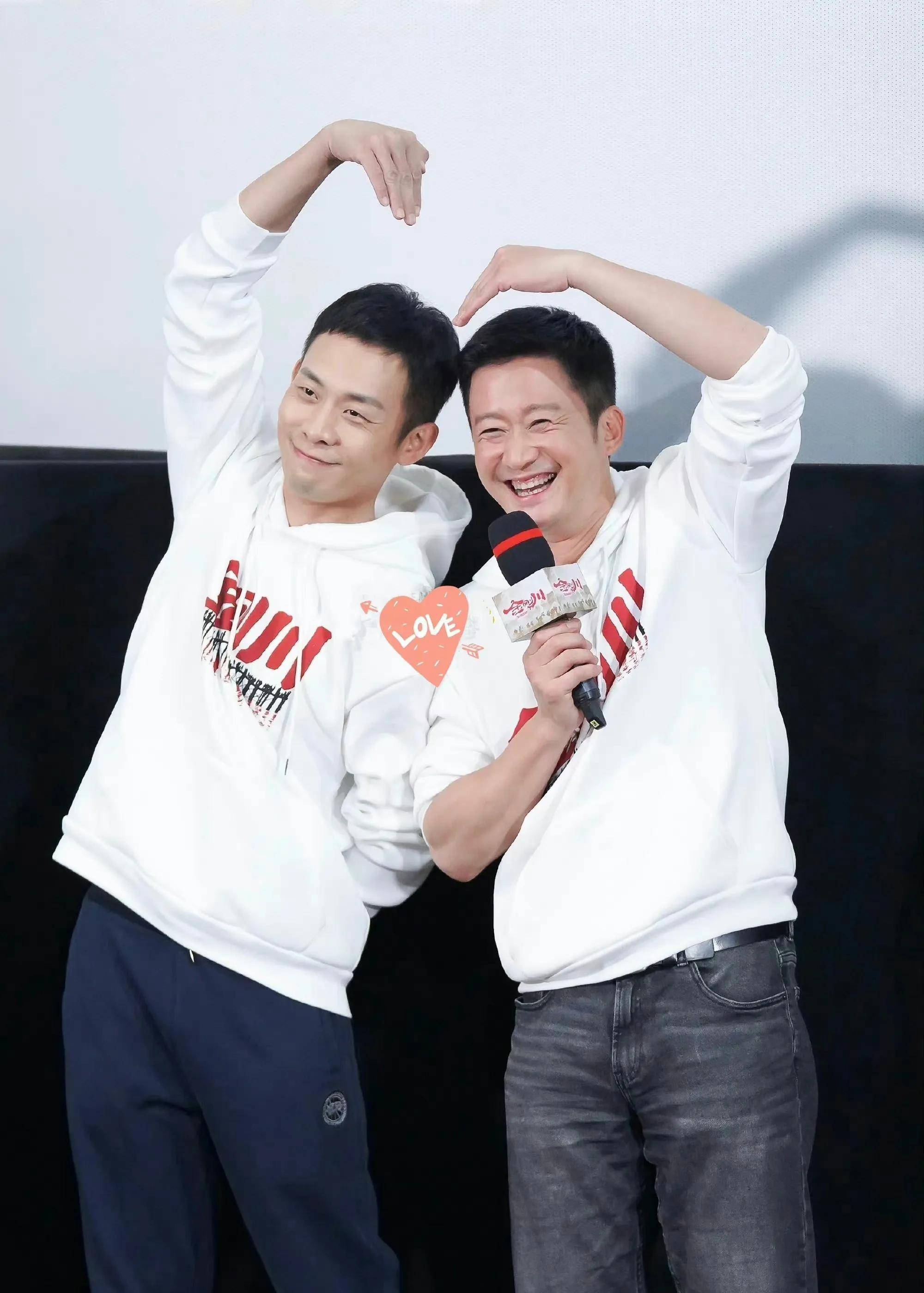 吴京张译领奖比心,京不京喜?译不译外? 676767_角色_电影_人们