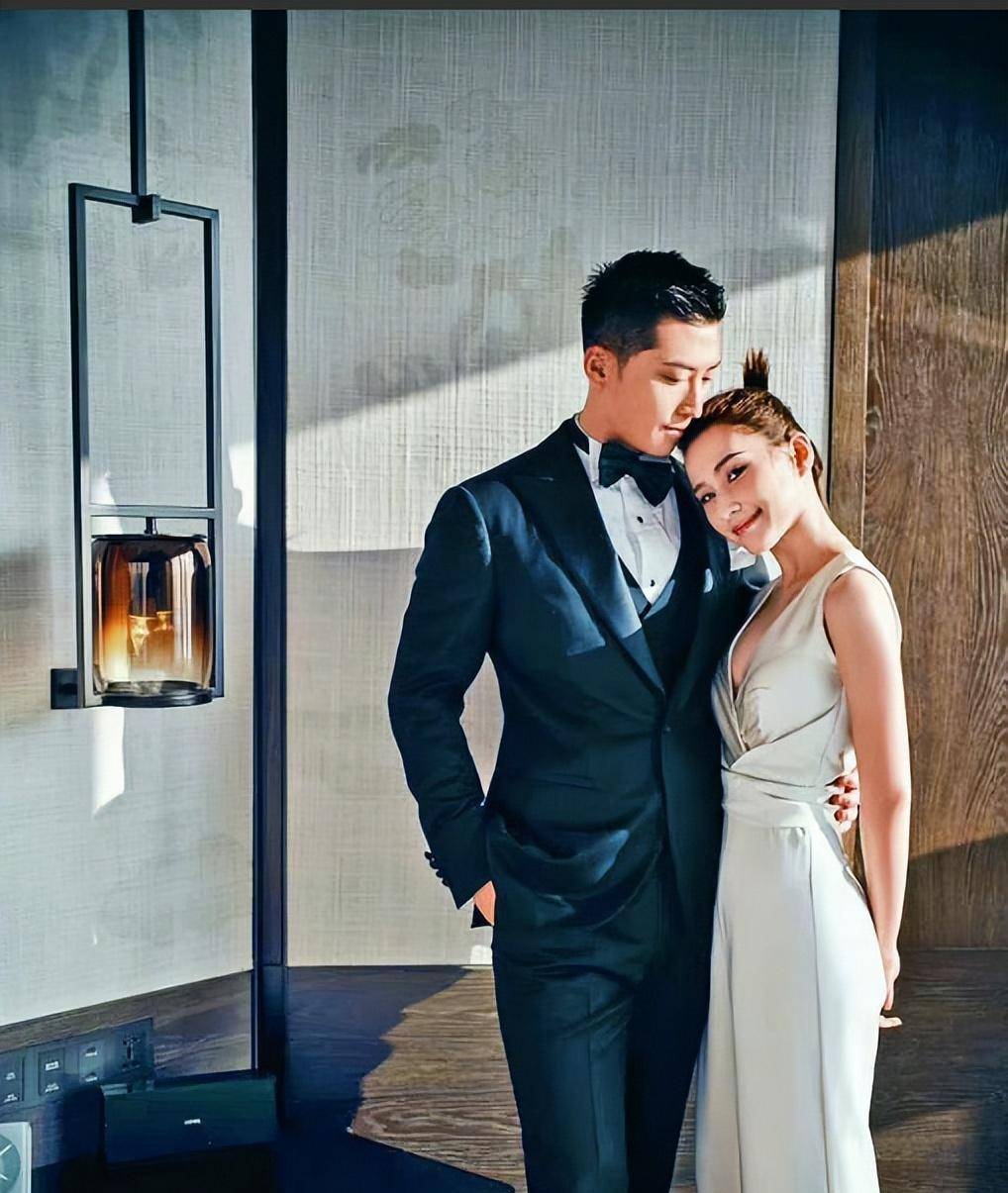 窦骁何超莲的婚纱照曝光!两人将于4月18日举行婚礼_网友_恋情_巴厘岛