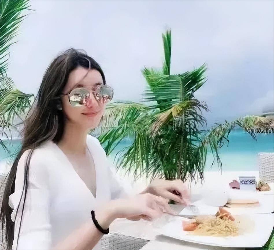 前有马蓉,后有冯清,倒霉的王宝强,终究还是栽倒在"石榴裙"下_高学历