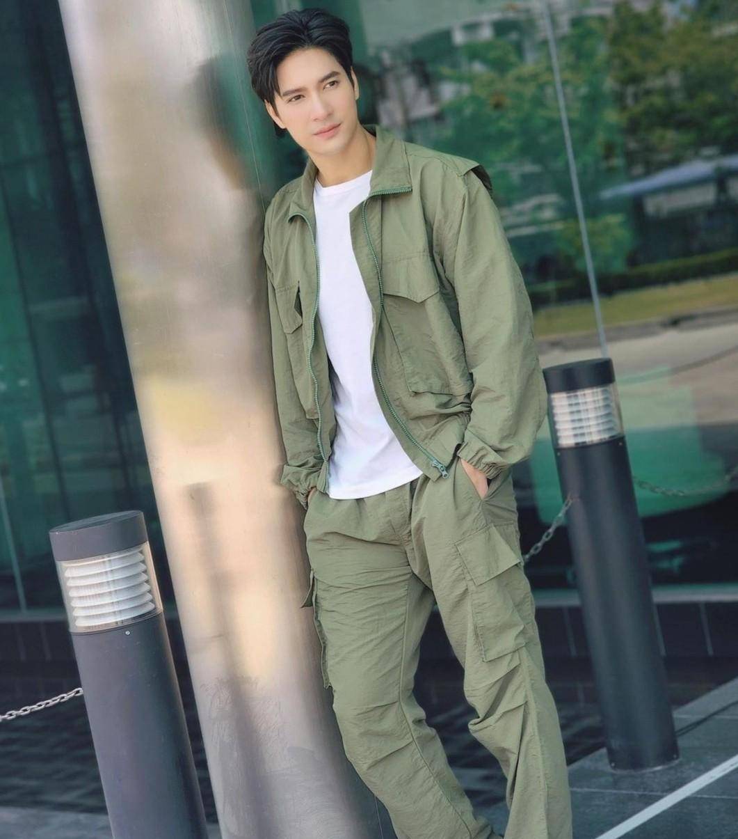 mike:爱情无法用一个词,一句话去定义,我跟pooklook过得很开心_工作