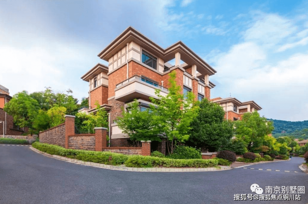 句容宝华山紫金七号售楼处电话 : 400-000-0460转1818_别墅_金科_花园