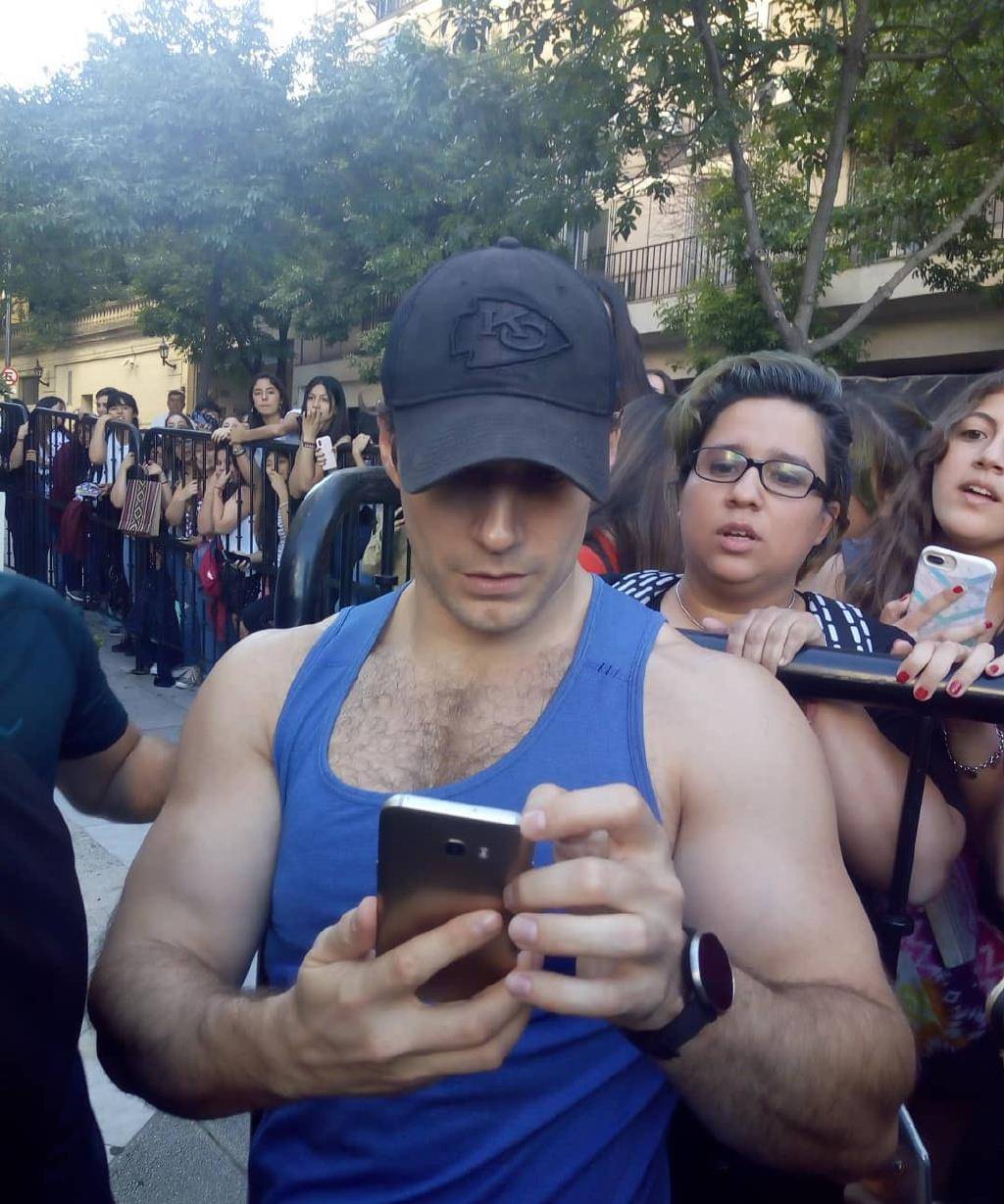 "大超"亨利·卡维尔街拍!