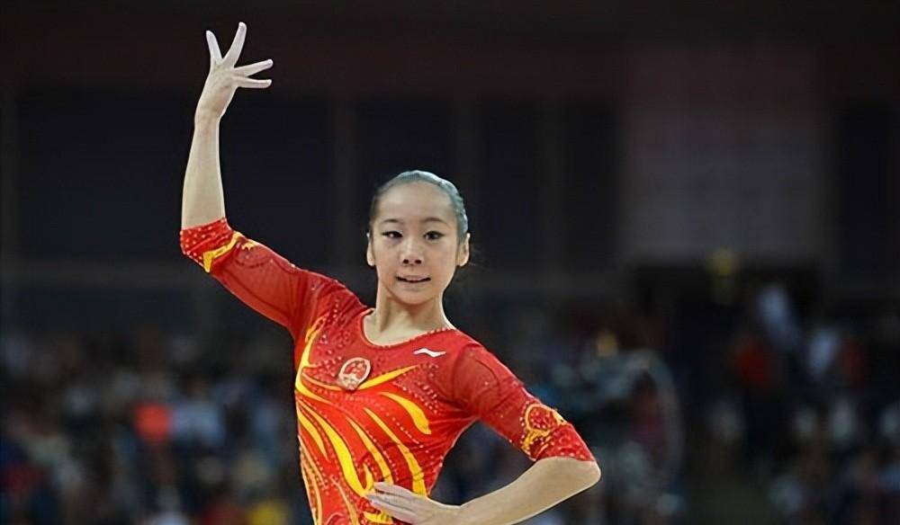 奥运冠军邓琳琳:在巅峰期退役,被保送北大后赴美进修,现状如何_体操
