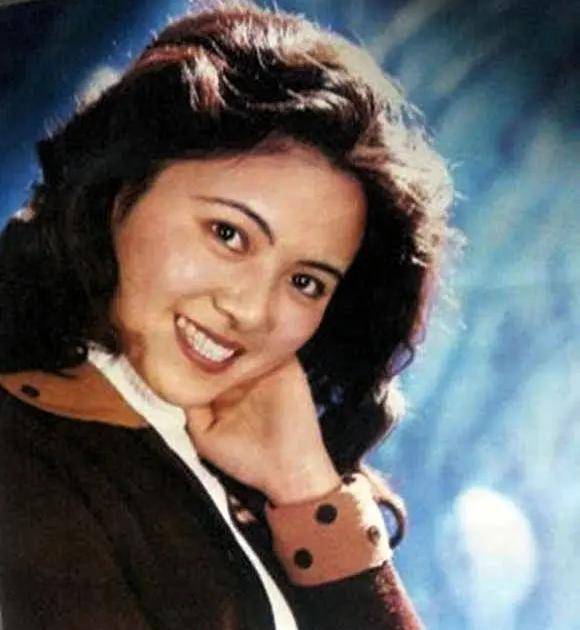 六位美女配角,老戏骨曾是名演员,小龙套已成大明星_太太_许宝凤_角色