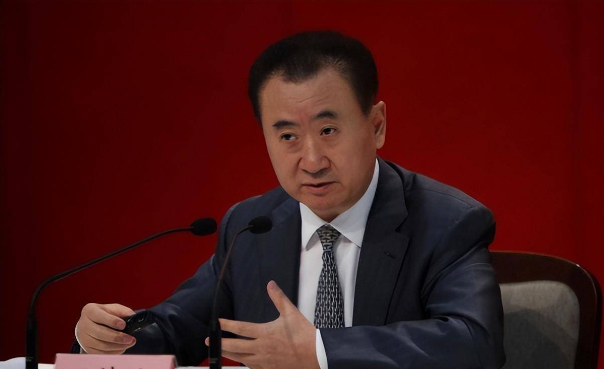 万达老总王健林:尽孝百岁父亲,一生0绯闻,头疼独子王思聪婚事_林宁